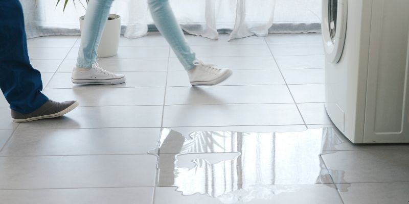 Máquina de lavar vazando água quando enche em Belo Horizonte